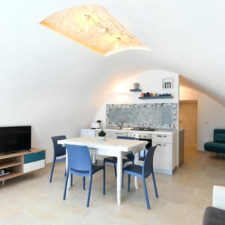 La Scala Del Borgo Apartment Чистернино Екстериор снимка
